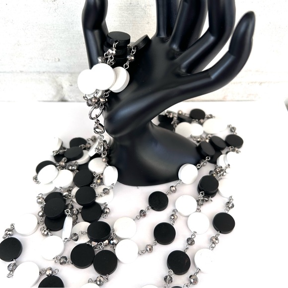 Black White Wooden Disc Facetted AB Crystals Necklace - Picture 8 of 9